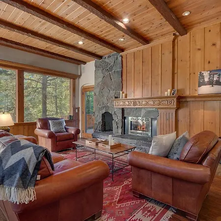 Swiss Chalet-Palisades, 6 Bedroom Hot Tub, Pets Ok, Ski Shuttle!